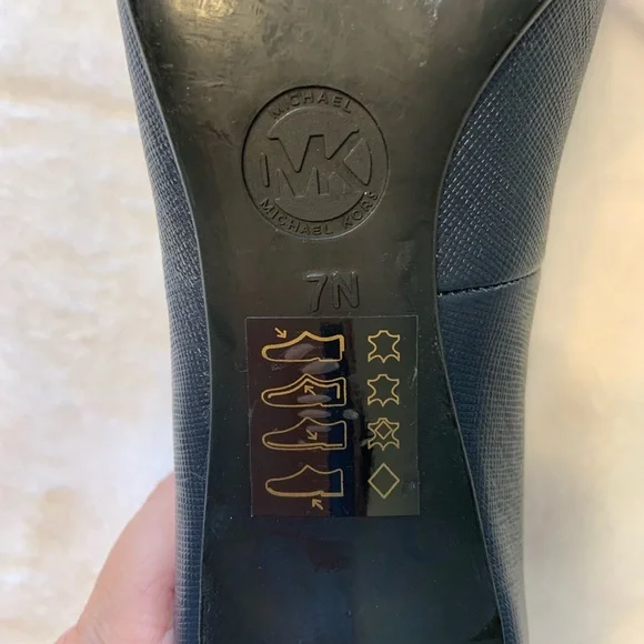 Michael Kors Dark Blue Classic Heels - Picture 7 of 7